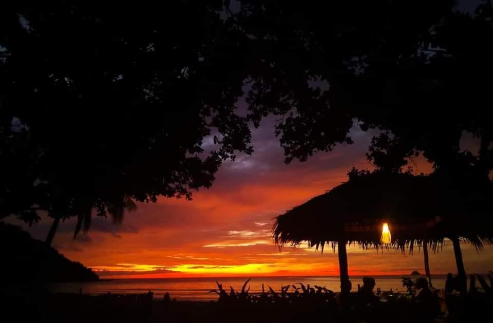 Playa Paraiso Nagtabon Beach Bacungan 外观 照片